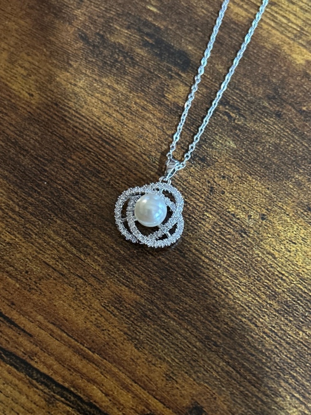 Elegant Silver Pearl Pendant Necklace - White Pearl